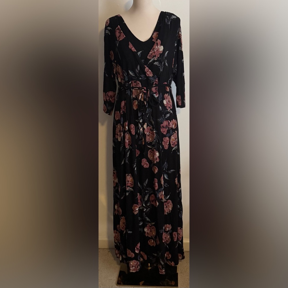 Isabel Maternity Floral Maxi Dress in Black and Pink